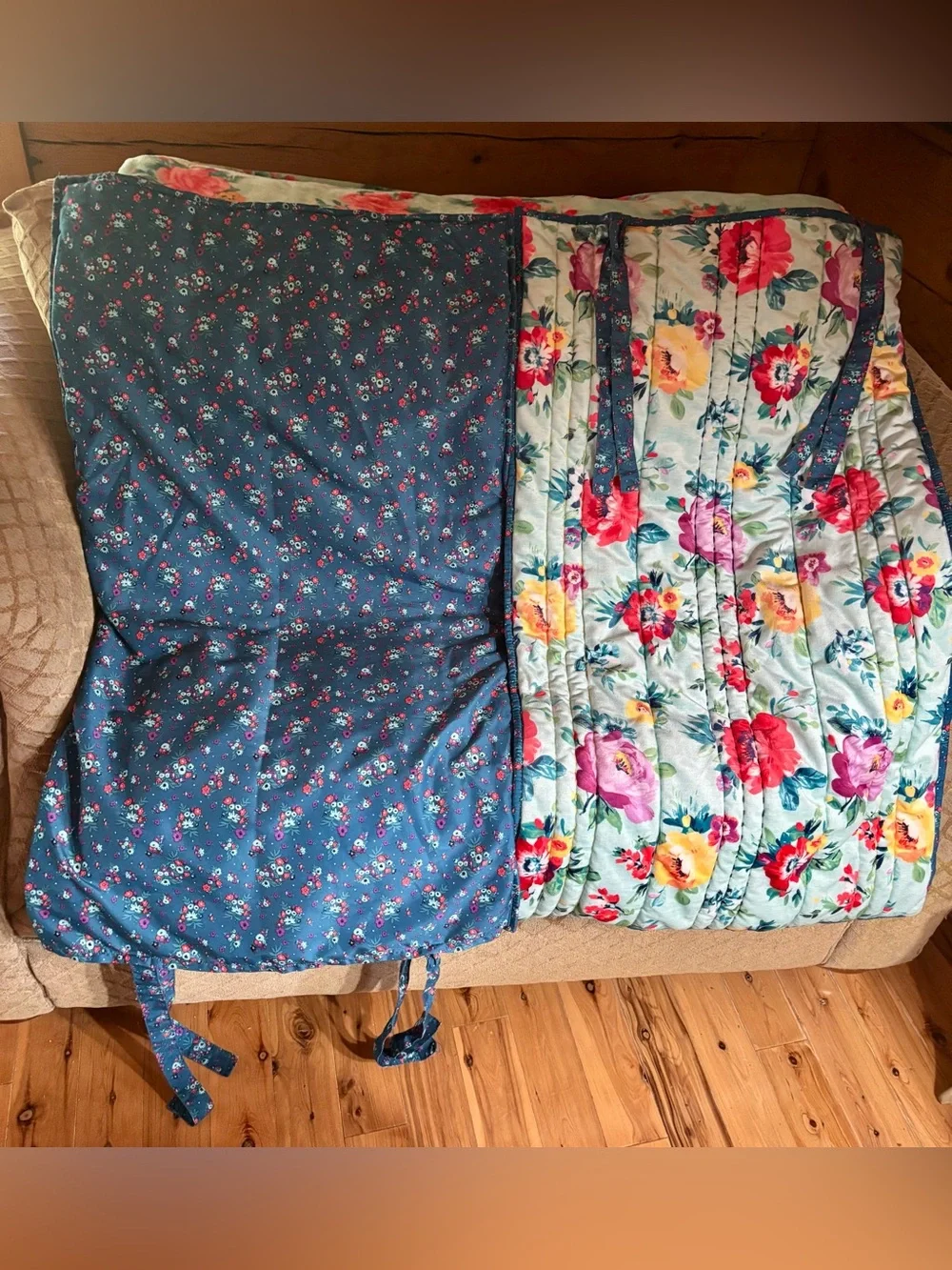 THE PIONEER WOMAN Bundle: Plush Blanket 50x72 Sweet Rose and 2 King Shams 36x20